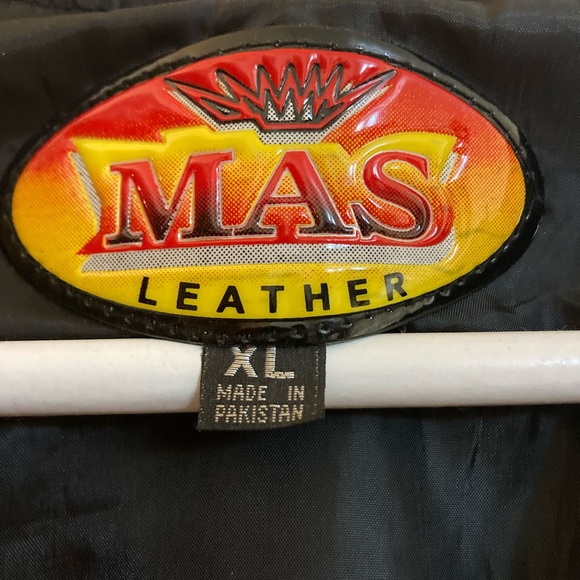 Genuine leather zip up vest ! - Picture 2 of 3